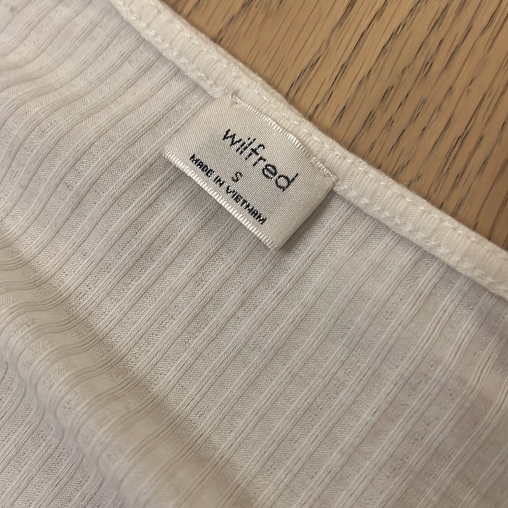 Aritzia pearl button tight long sleeve shirt - Picture 2 of 3